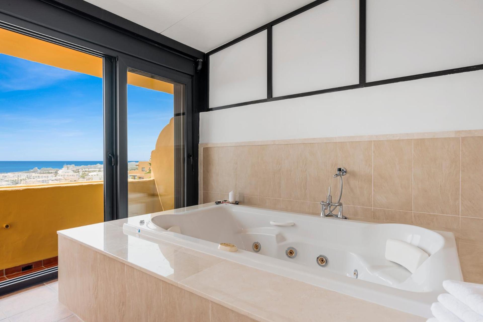 Sky And Sea Estepona Penthouse Zewnętrze zdjęcie